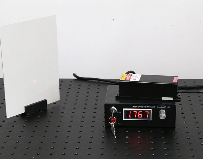 760nm 1~1500mW High Power Semiconductor Laser NIR Laser Source - Click Image to Close